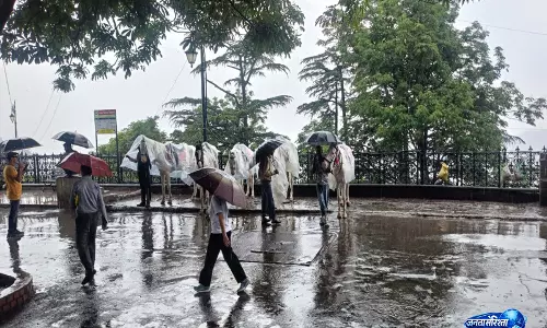 Arunachal Pradesh में भारी बारिश और आंधी का अलर्ट, प्रशासन ने जारी की एडवाइजरी