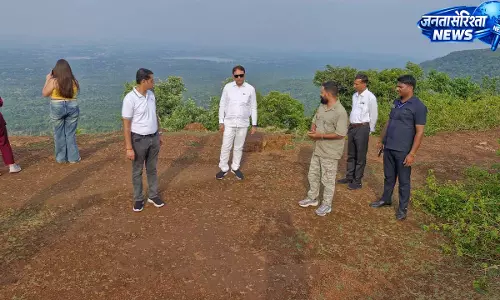 छत्तीसगढ़ पर्यटन मंडल के प्रबंध संचालक ने प्रमुख पर्यटन स्थल राजमेरगढ़ का किया दौरा