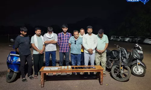 दुर्ग में जुए के अड्डे पर पुलिस की बड़ी कार्रवाई, 8 जुआरी गिरफ्तार