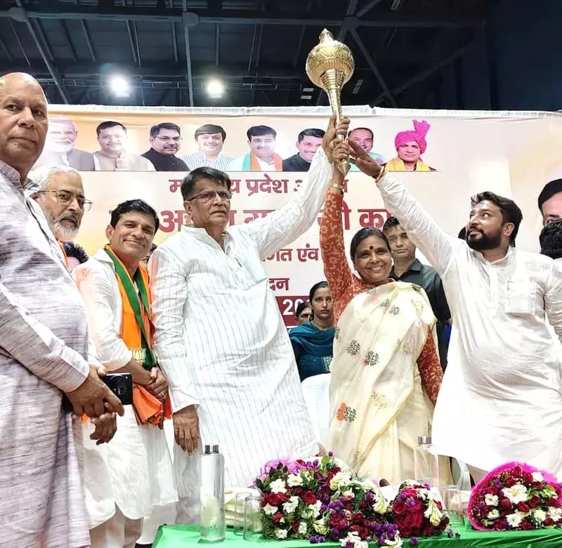 भाजपा के प्रदेश अध्यक्ष ने कांग्रेस पर लोगों को गुमराह करने का आरोप लगाया भाजपा के प्रदेश अध्यक्ष ने कांग्रेस पर लोगों को गुमराह करने का आरोप लगाया