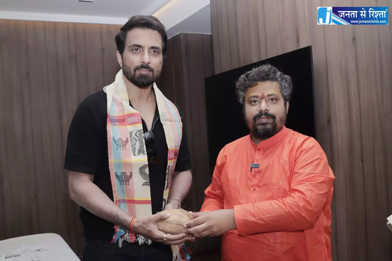 बस्तर में जनसेवा का नया अध्याय: सोनू सूद और माँ मातंगी दिव्य धाम मिलकर बढ़ाएंगे सेवा कार्य बस्तर में जनसेवा का नया अध्याय: सोनू सूद और माँ मातंगी दिव्य धाम मिलकर बढ़ाएंगे सेवा कार्य