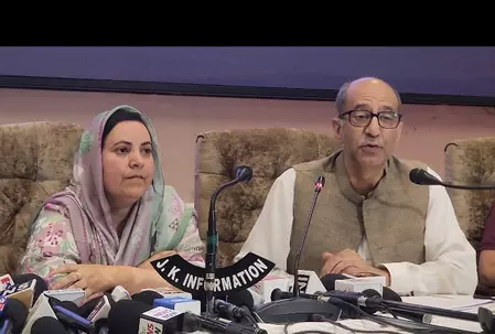 जम्मू-कश्मीर: सरकार ने महबूबा मुफ्ती के बैकडोर अपॉइंटमेंट के दावे को खारिज किया जम्मू-कश्मीर: सरकार ने महबूबा मुफ्ती के बैकडोर अपॉइंटमेंट के दावे को खारिज किया