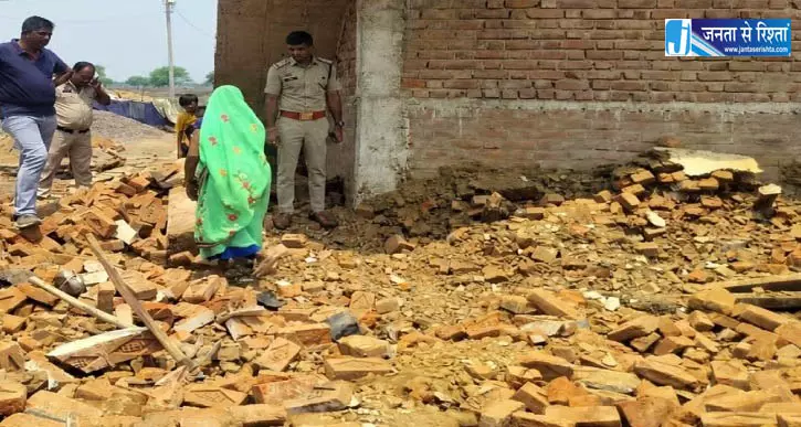 बेमेतरा में 2 बच्चियों की मौत, दीवार ढहने से हुई बड़ी घटना बेमेतरा में 2 बच्चियों की मौत, दीवार ढहने से हुई बड़ी घटना