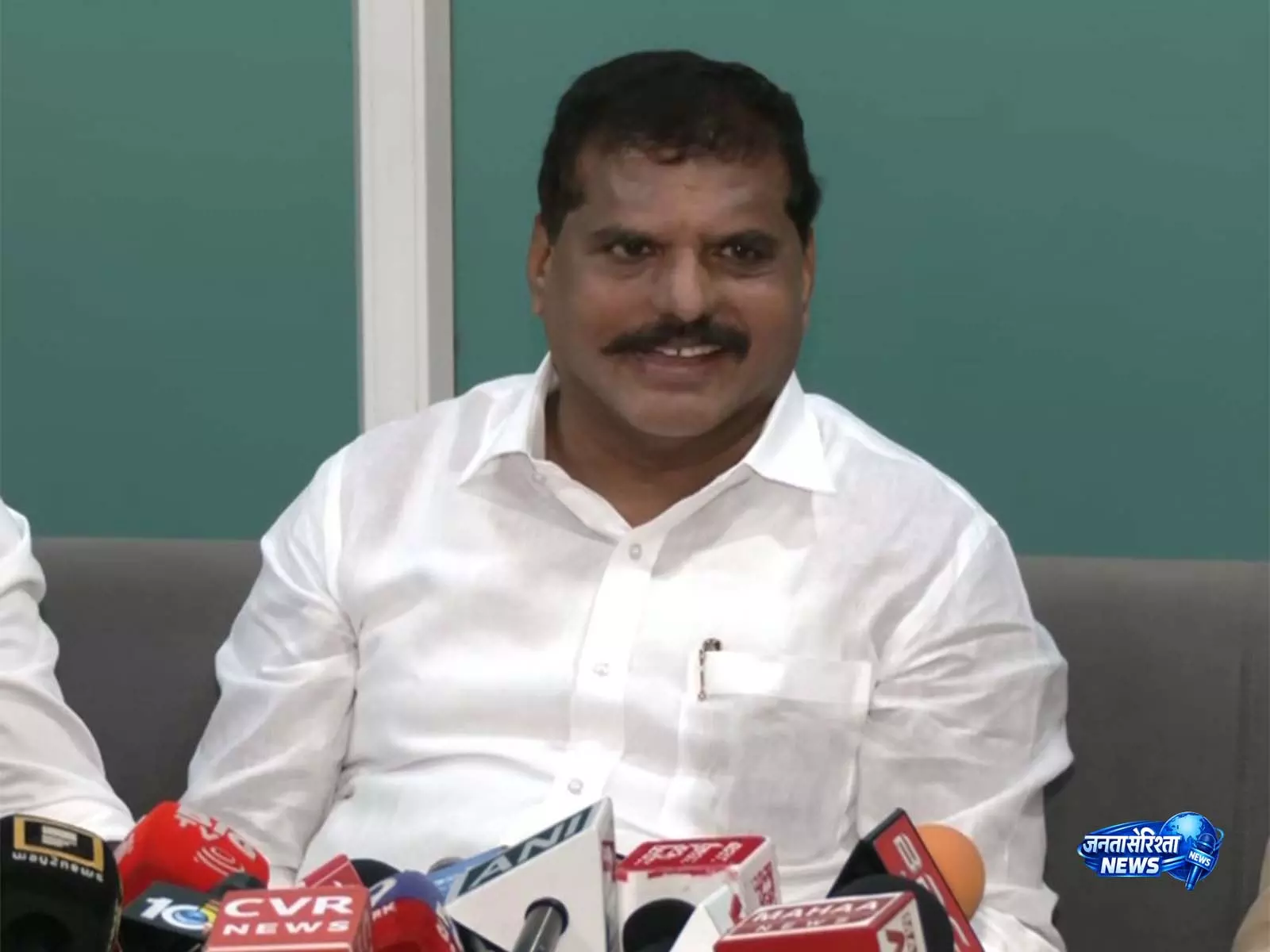 YSRCP का आरोप: आंध्र प्रदेश में नेताओं पर हमले, पुलिस सहारे सरकार चलाने का दावा YSRCP का आरोप: आंध्र प्रदेश में नेताओं पर हमले, पुलिस सहारे सरकार चलाने का दावा