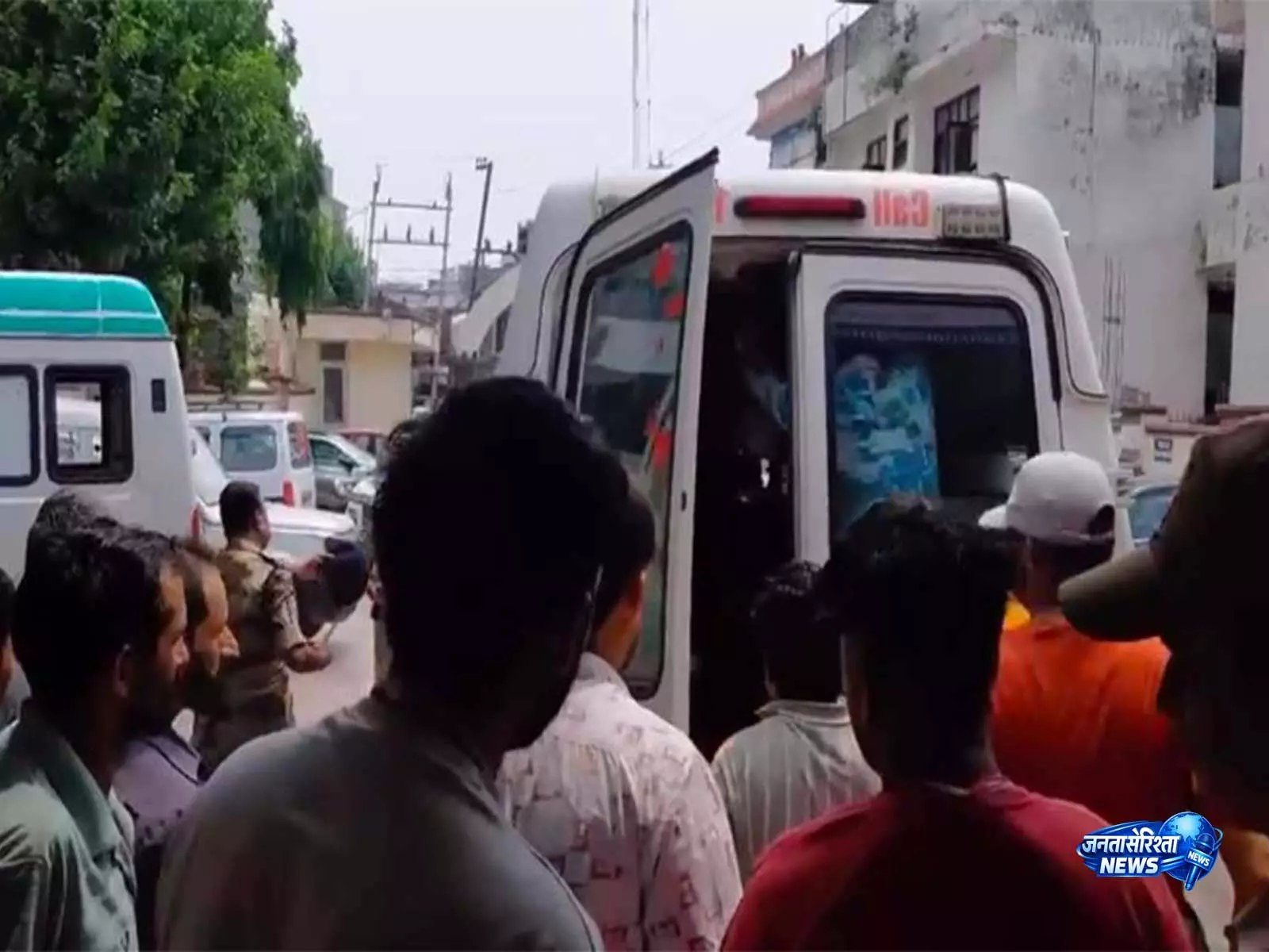 J-K: रियासी ज़िले में बस के सड़क से फिसलने के बाद CISF के 8 जवान घायल J-K: रियासी ज़िले में बस के सड़क से फिसलने के बाद CISF के 8 जवान घायल