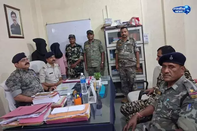 लोहरदगा में नशा तस्करों पर पुलिस की बड़ी कार्रवाई लोहरदगा में नशा तस्करों पर पुलिस की बड़ी कार्रवाई