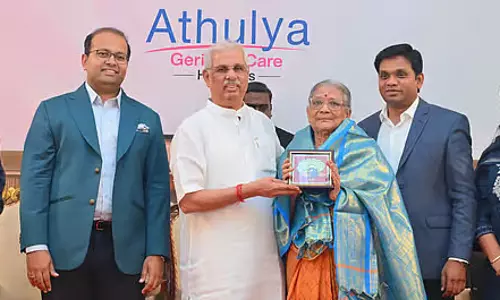 वृद्धाश्रम बढ़ना चिंता की बात: Governor