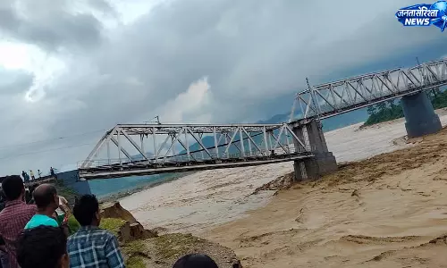 Assam : धेमाजी में बाढ़ से हालात गंभीर, राहत और पुनर्वास में जुटी सरकार