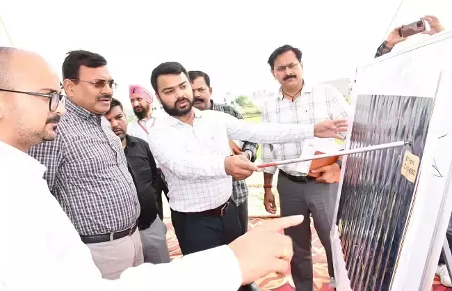 Kashipur: ईएमसी और हाईवे परियोजनाओं पर हुई समीक्षा बैठक