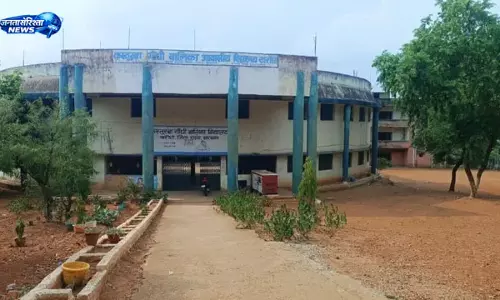 Kharondhi कस्तूरबा आवासीय विद्यालय में सामूहिक बीमारी के बाद छात्राएं घर लौटीं