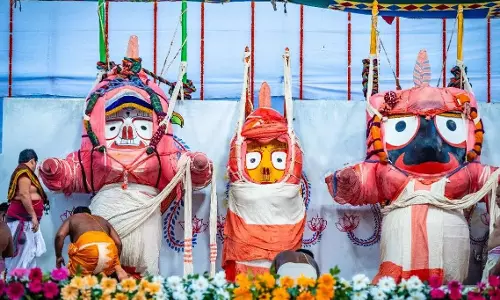 Puri : स्नान पूर्णिमा में भगदड़ जैसे हालात, बैरिकेड तोड़कर घुसे भक्त, कई घायल