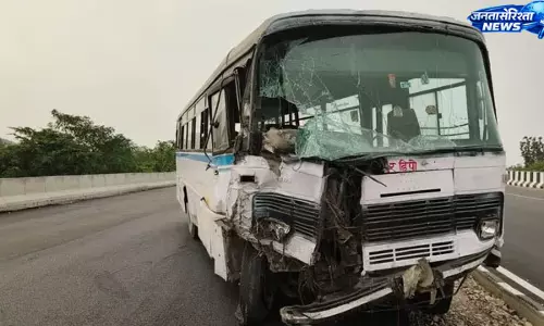 Shyampur : भीषण सड़क हादसा, बस-पिकअप की टक्कर में तीन की मौत, चार घायल