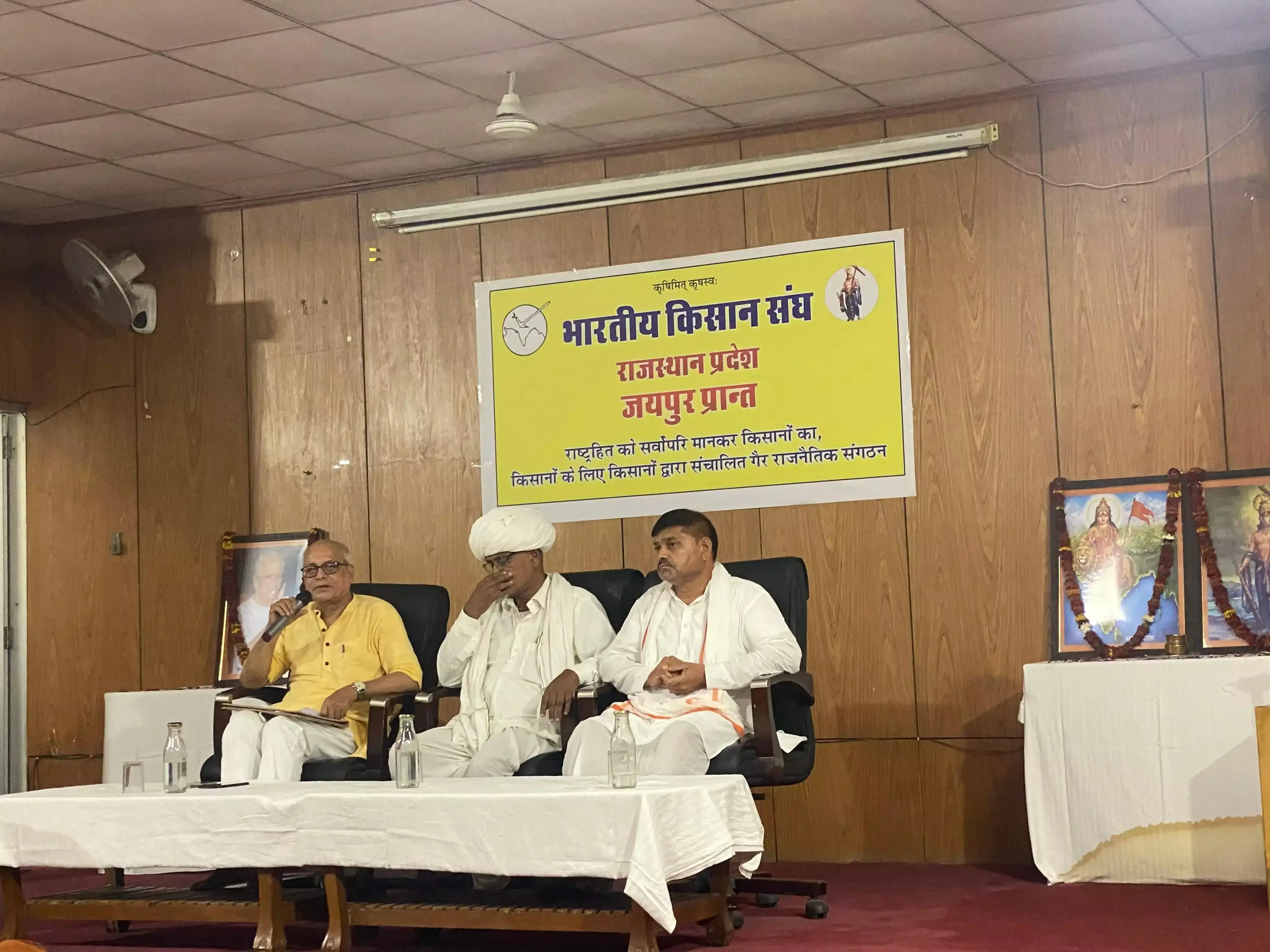 Jaipur: मोहिनी मोहन मिश्र ने मुआवजे में बढ़ोतरी की मांग उठाई