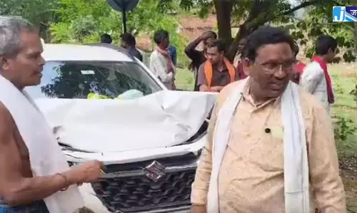कारों की टक्कर में एक की मौत, 4 लोगों की हालत नाजुक