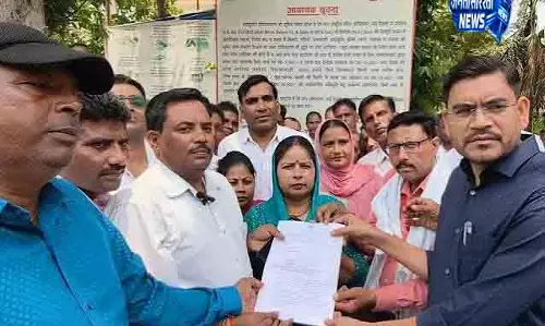 Nurpur 1100 रोजगार सेवक वेतन संकट से परेशान Nurpur 1100 रोजगार सेवक वेतन संकट से परेशान