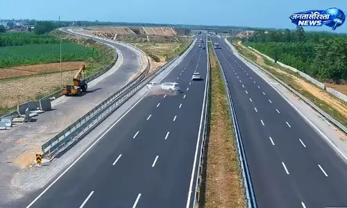 Saharanpur : भीषण सड़क हादसा, एक ही परिवार के चार लोगों की मौत, तीन घायल