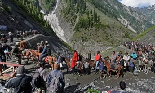 Srinagar: बारामूला हमले और अमरनाथ यात्रा रद्द की अफवाहों पर कार्रवाई, केस दर्ज कर जांच तेज