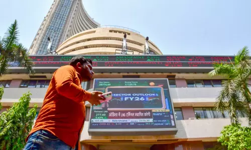 गिरते बाजार के बीच Pharma stocks में तेजी