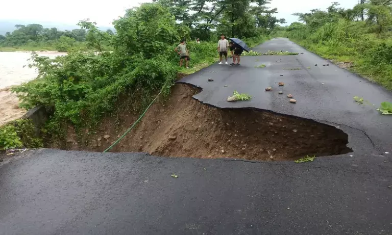 Arunachal: लगातार बारिश और अचानक आई बाढ़ से पूर्वी सियांग में भारी नुकसान, स्कूल बंद