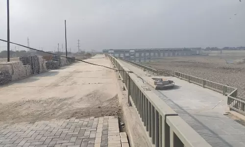 Jammu: तवी रिवर फ्रंट पहुंचे जेएमसी आयुक्त देवांश यादव, व्यवस्थाओं का लिया जायजा