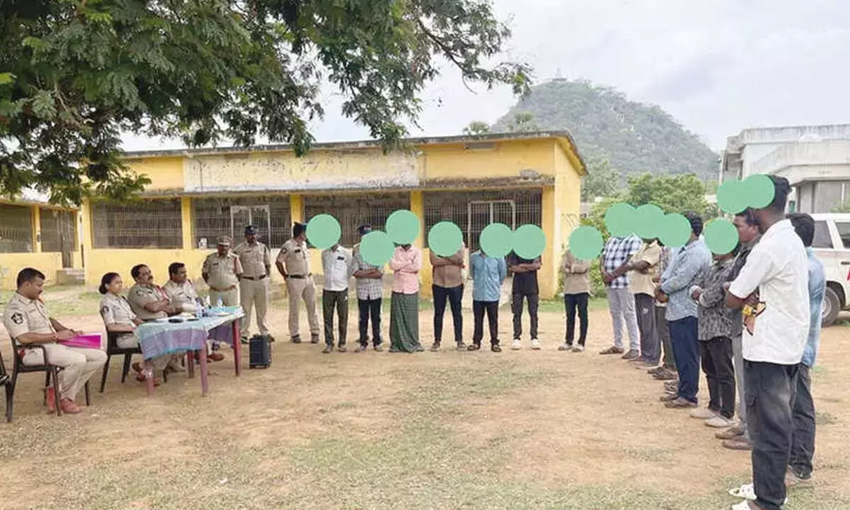 Andhra: राउडी शीटर्स को समझाइश दी गई