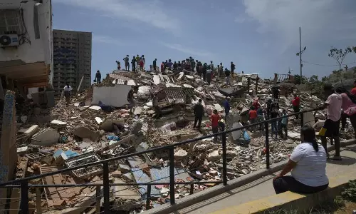 Venezuela  में भूकंप से मरने वालों की संख्या बढ़कर 1,450 हुई