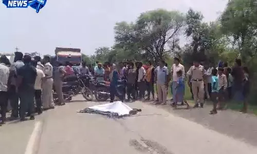 तेज रफ्तार ट्रेलर ने ग्रामीण को रौंदा, मौके पर मौत