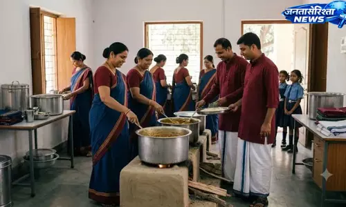 Jharkhand : स्कूलों में रसोइया सहायिकाओं के लिए ड्रेस कोड लागू Jharkhand : स्कूलों में रसोइया सहायिकाओं के लिए ड्रेस कोड लागू