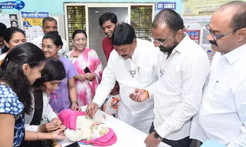 Chhatrapati संभाजीनगर में पोलियो अभियान की जोरदार शुरुआत, पहले दिन 84% लक्ष्य हासिल Chhatrapati संभाजीनगर में पोलियो अभियान की जोरदार शुरुआत, पहले दिन 84% लक्ष्य हासिल