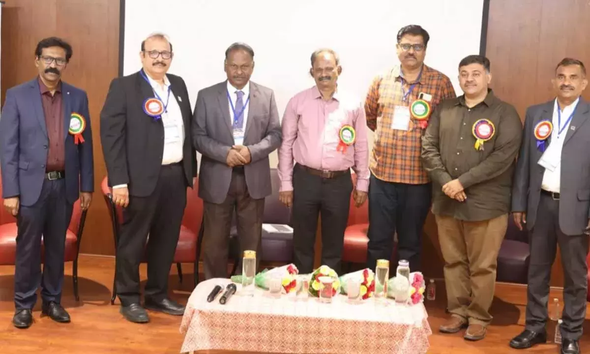 KLH ग्लोबल बिजनेस स्कूल ने हैदराबाद में एआई लीडरशिप समिट 2026 की मेजबानी की