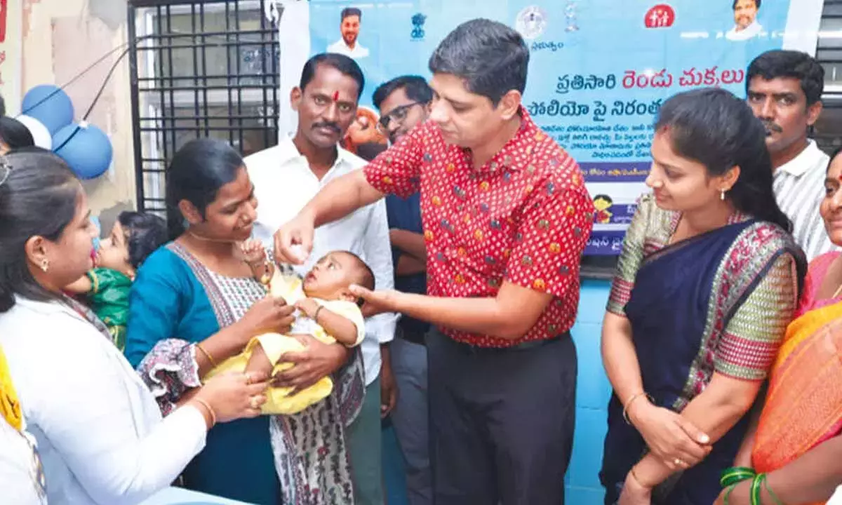Telangana: डीसी ने कामारेड्डी में पल्स पोलियो अभियान शुरू किया