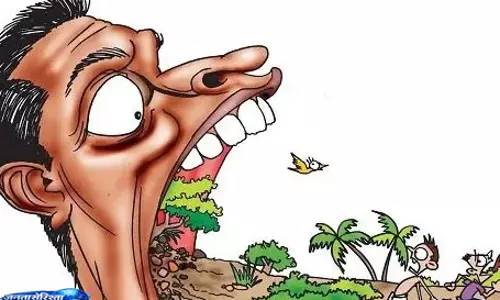 रास्ते पर अवैध कब्जे को लेकर DM से गुहार