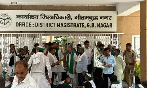 जिम्स कर्मचारियों पर  Police action  का किया विरोध