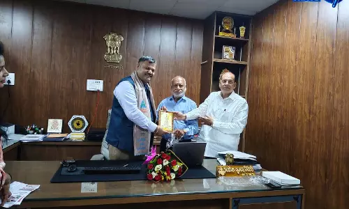 रायपुर रेल मंडल के अधिकारी अवधेश कुमार त्रिवेदी को मिला सम्मान