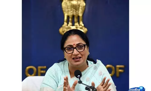 CM रेखा गुप्ता ने दिखाई जागरूकता वैन को हरी झंडी