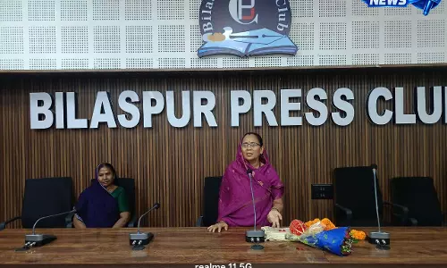 बिलासपुर प्रेस क्लब में परिचर्चा, फूलबासन यादव ने कहा– मेहनत से ही मिलती है सफलता