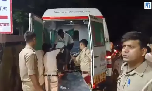 BIG BREAKING: आंधी का कहर: ई-रिक्शा पर गिरा पेड़, एक झटके में 5 लोगों की मौत