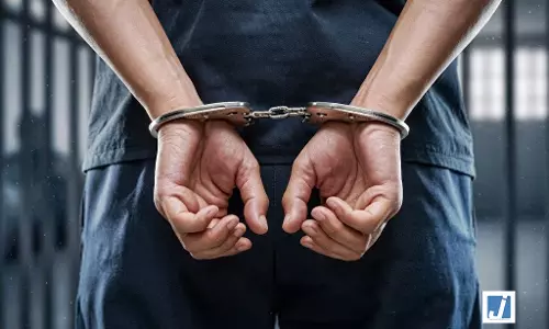 पुलिस ने नाकाम की 50 लाख की रंगदारी और हत्या की साजिश, पत्नी समेत दो गिरफ्तार
