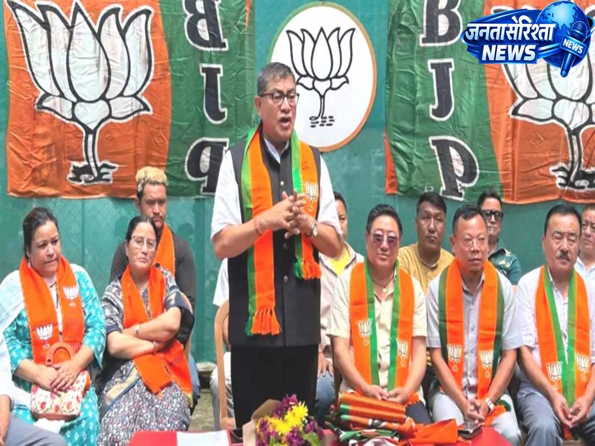 Sikkim की राजनीति में भाजपा-एसकेएम गठबंधन को लेकर थापा का बड़ा दावा Sikkim की राजनीति में भाजपा-एसकेएम गठबंधन को लेकर थापा का बड़ा दावा