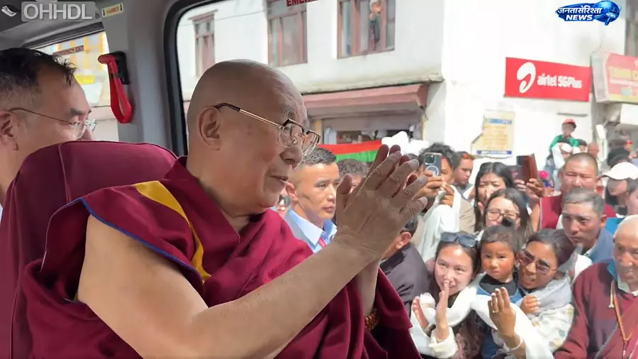 Dalai लामा दो महीने के लिए लद्दाख पहुंचे, 91वें जन्मदिन की तैयारियां शुरू Dalai लामा दो महीने के लिए लद्दाख पहुंचे, 91वें जन्मदिन की तैयारियां शुरू