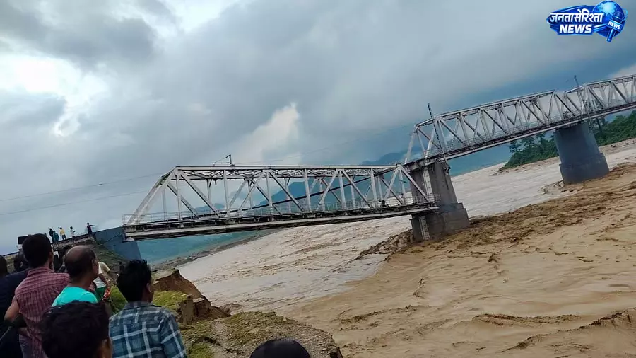 Assam : धेमाजी में बाढ़ से हालात गंभीर, राहत और पुनर्वास में जुटी सरकार Assam : धेमाजी में बाढ़ से हालात गंभीर, राहत और पुनर्वास में जुटी सरकार