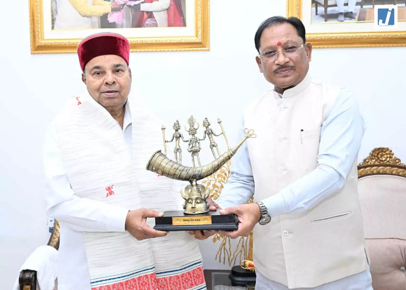 मुख्यमंत्री विष्णुदेव साय से कर्नाटक के राज्यपाल थावरचंद गहलोत ने की मुलाकात मुख्यमंत्री विष्णुदेव साय से कर्नाटक के राज्यपाल थावरचंद गहलोत ने की मुलाकात