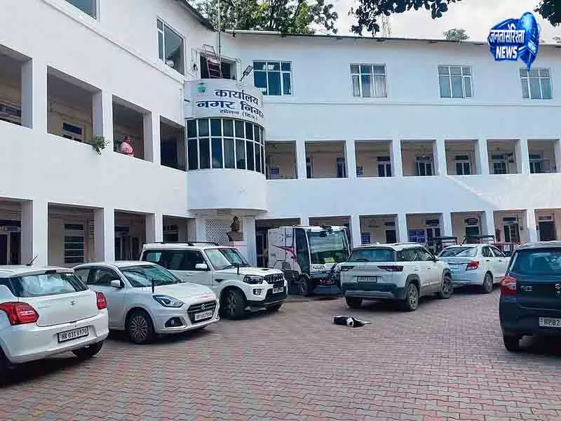 Solan मेयर चुनाव से पहले सोलन में विवाद तेज Solan मेयर चुनाव से पहले सोलन में विवाद तेज