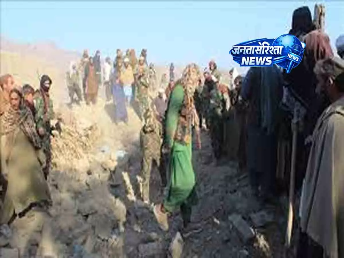 अफ़गानिस्तान में पाकिस्तानी हवाई हमलों में महिलाओं और बच्चों समेत दर्जनों लोग मारे गए अफ़गानिस्तान में पाकिस्तानी हवाई हमलों में महिलाओं और बच्चों समेत दर्जनों लोग मारे गए