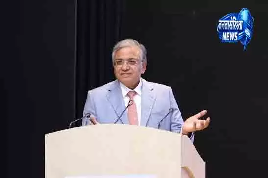 J&K दौरे पर सीईसी, जमीनी चुनावी जुड़ाव पर जोर J&K दौरे पर सीईसी, जमीनी चुनावी जुड़ाव पर जोर