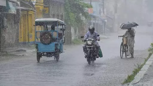 Srinagar: जम्मू-कश्मीर में अगले पांच दिन बारिश का दौर, मौसम विभाग ने जारी किया पूर्वानुमान Srinagar: जम्मू-कश्मीर में अगले पांच दिन बारिश का दौर, मौसम विभाग ने जारी किया पूर्वानुमान