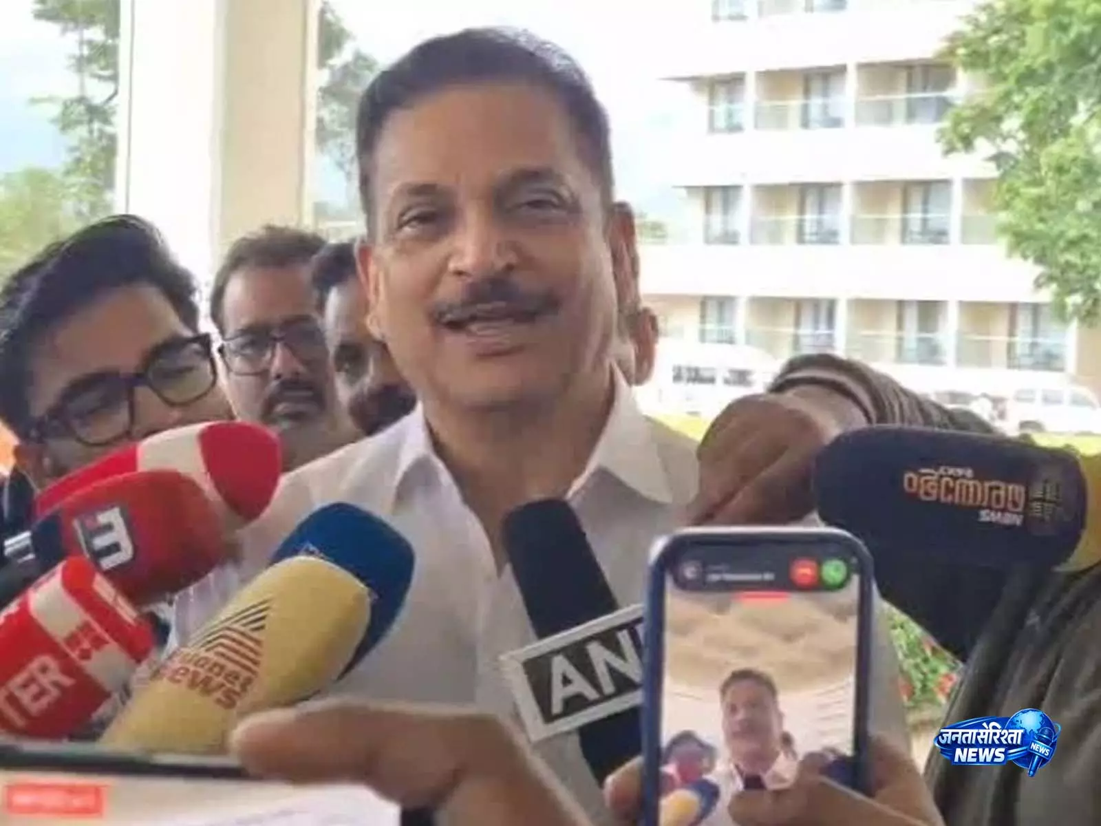 जल जीवन मिशन के लिए केंद्र ने 8 लाख करोड़ रुपये आवंटित किए: Rajiv Pratap Rudy जल जीवन मिशन के लिए केंद्र ने 8 लाख करोड़ रुपये आवंटित किए: Rajiv Pratap Rudy