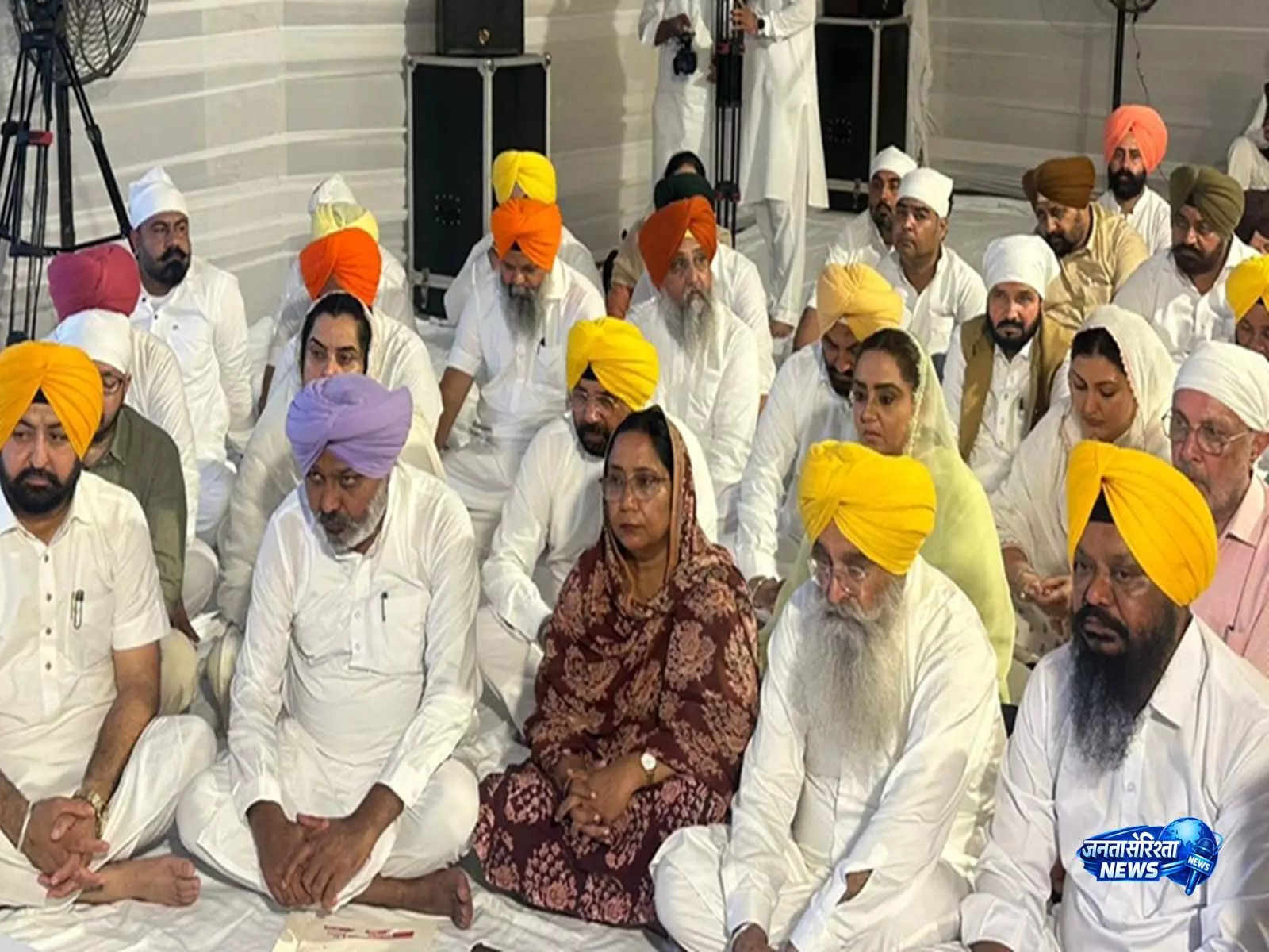 बेअदबी कानून संशोधन पर अकाल तख्त का बड़ा आदेश, पंजाब सरकार को 1 महीने का Ultimatum बेअदबी कानून संशोधन पर अकाल तख्त का बड़ा आदेश, पंजाब सरकार को 1 महीने का Ultimatum