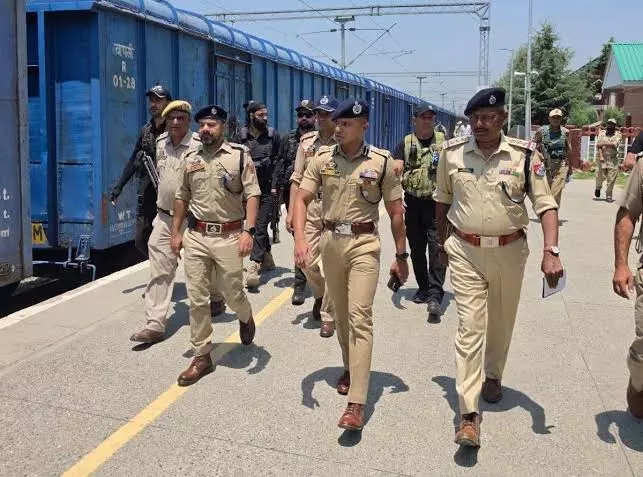 Anantnag: अमरनाथ यात्रा को लेकर रेलवे सुरक्षा व्यवस्था की जांच Anantnag: अमरनाथ यात्रा को लेकर रेलवे सुरक्षा व्यवस्था की जांच