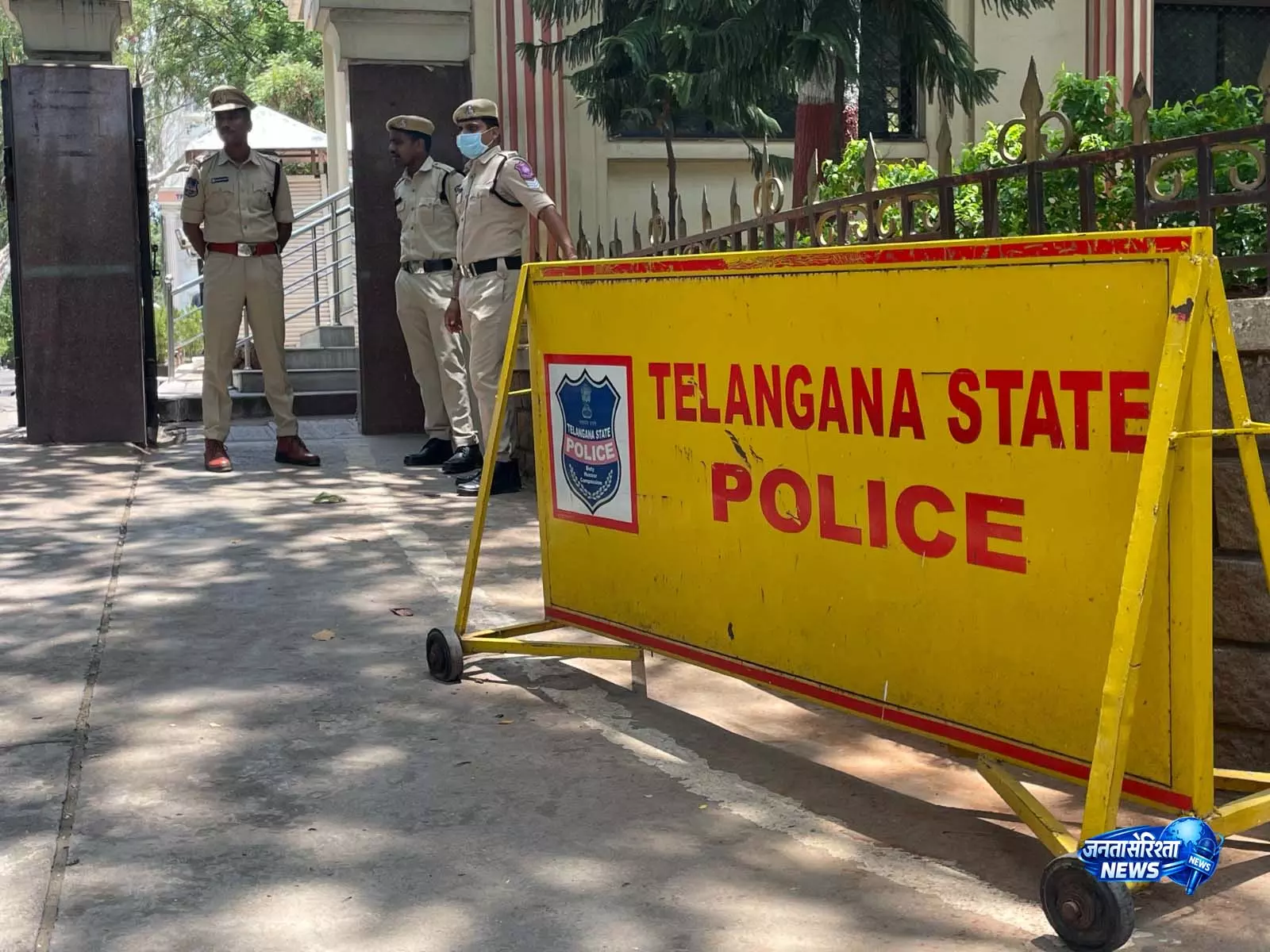 गर्भवती पत्नी के चरित्र पर शक और प्रताड़ना का खौफनाक अंत, आरोपी पति और सास गिरफ्तार गर्भवती पत्नी के चरित्र पर शक और प्रताड़ना का खौफनाक अंत, आरोपी पति और सास गिरफ्तार